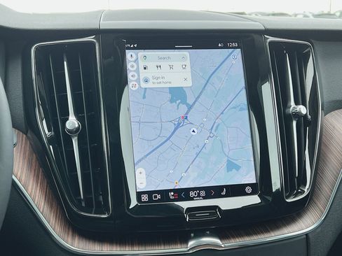 Certified 2023 Volvo XC60 B5 Plus w/ Climate Package image 20