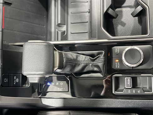 Used 2022 Toyota Tundra SR5 w/ SR5 Premium Package image 20