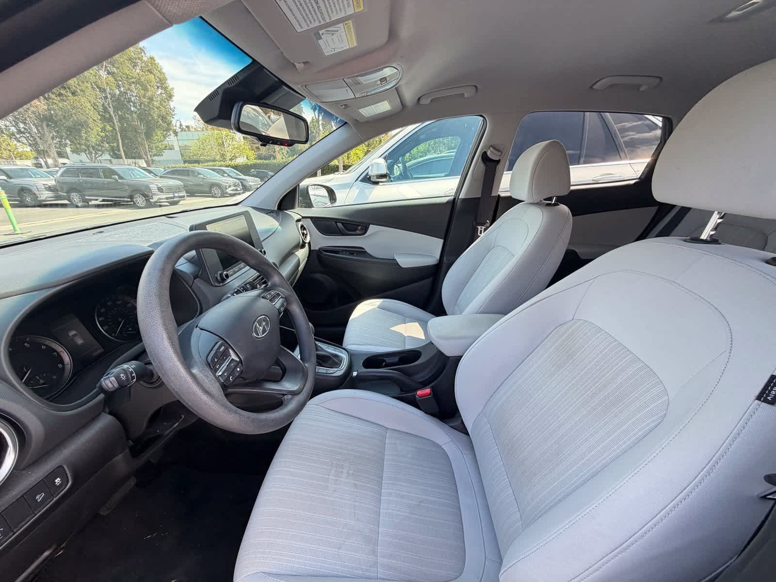 Used 2023 Hyundai Kona SEL FWD image 6