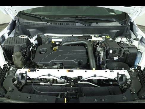 Used 2023 GMC Terrain SLE w/ Elevation Edition image 18