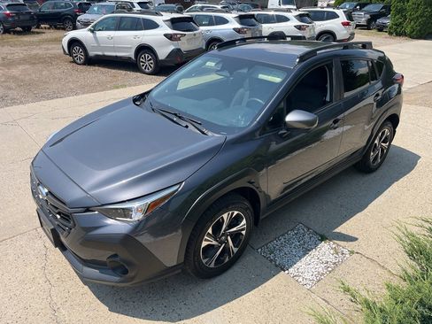 Used 2024 Subaru Crosstrek 2.0i Premium AWD/4WD image 4
