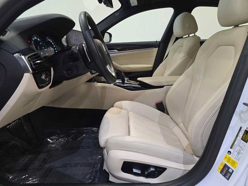 Used 2019 BMW 530e xDrive w/ Convenience Package AWD/4WD image 22