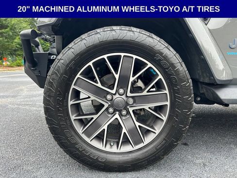 Used 2023 Jeep Wrangler Unlimited Sahara AWD/4WD image 8