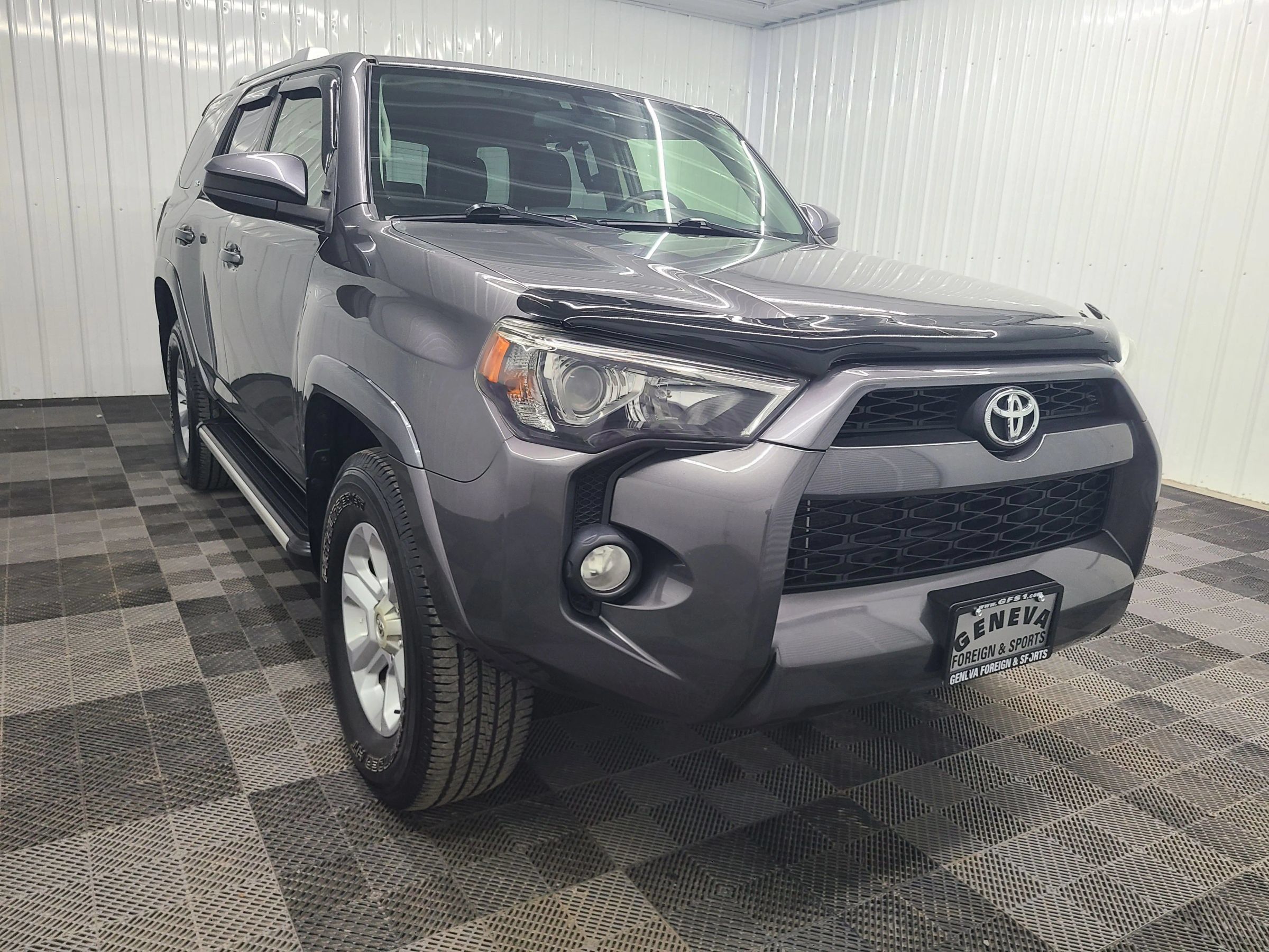 Used 2017 Toyota 4Runner SR5 AWD/4WD image 14
