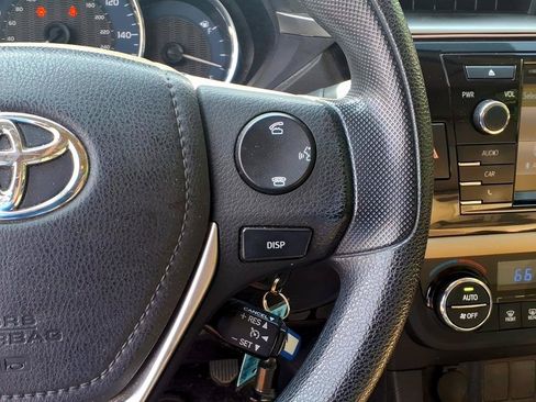 Used 2016 Toyota Corolla LE FWD image 23