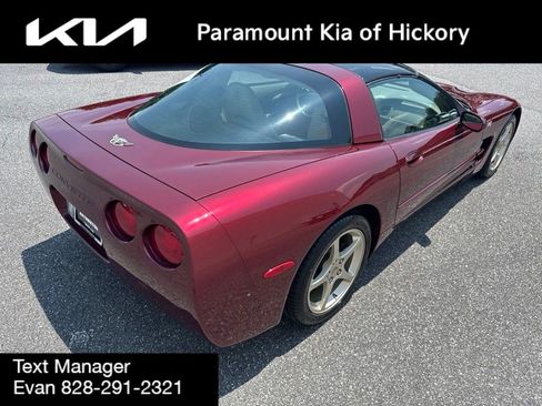 Used 2003 Chevrolet Corvette Coupe w/ Preferred Equipment Group RWD image 8