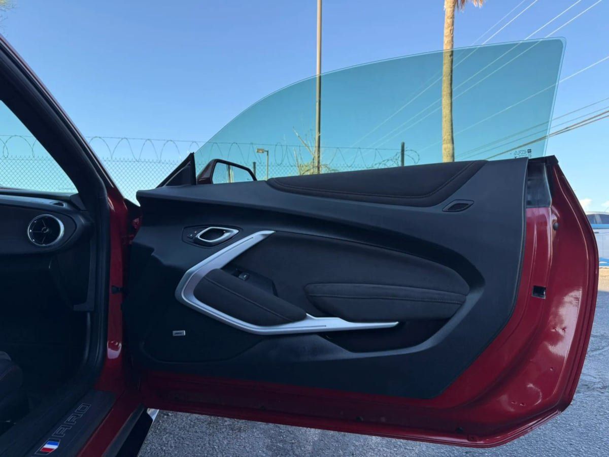 Used 2018 Chevrolet Camaro ZL1 RWD image 26