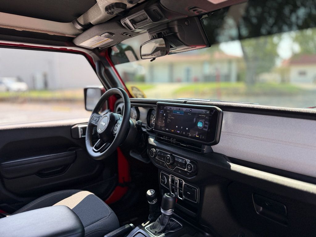 Used 2024 Jeep Gladiator Sport AWD/4WD image 24