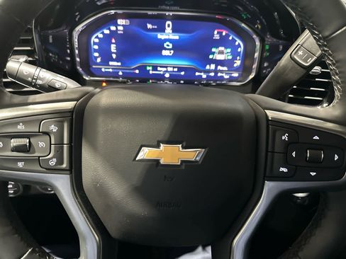 Used 2025 Chevrolet Silverado 2500 LT w/ Convenience Package image 24