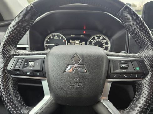 Used 2024 Mitsubishi Outlander SE image 21