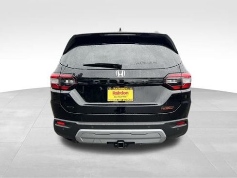 New 2025 Honda Pilot TrailSport image 6