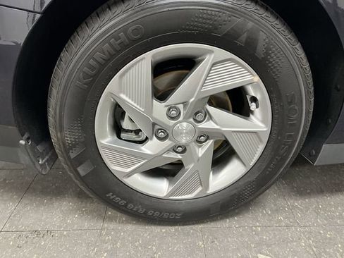Used 2025 Hyundai Sonata SE FWD image 32