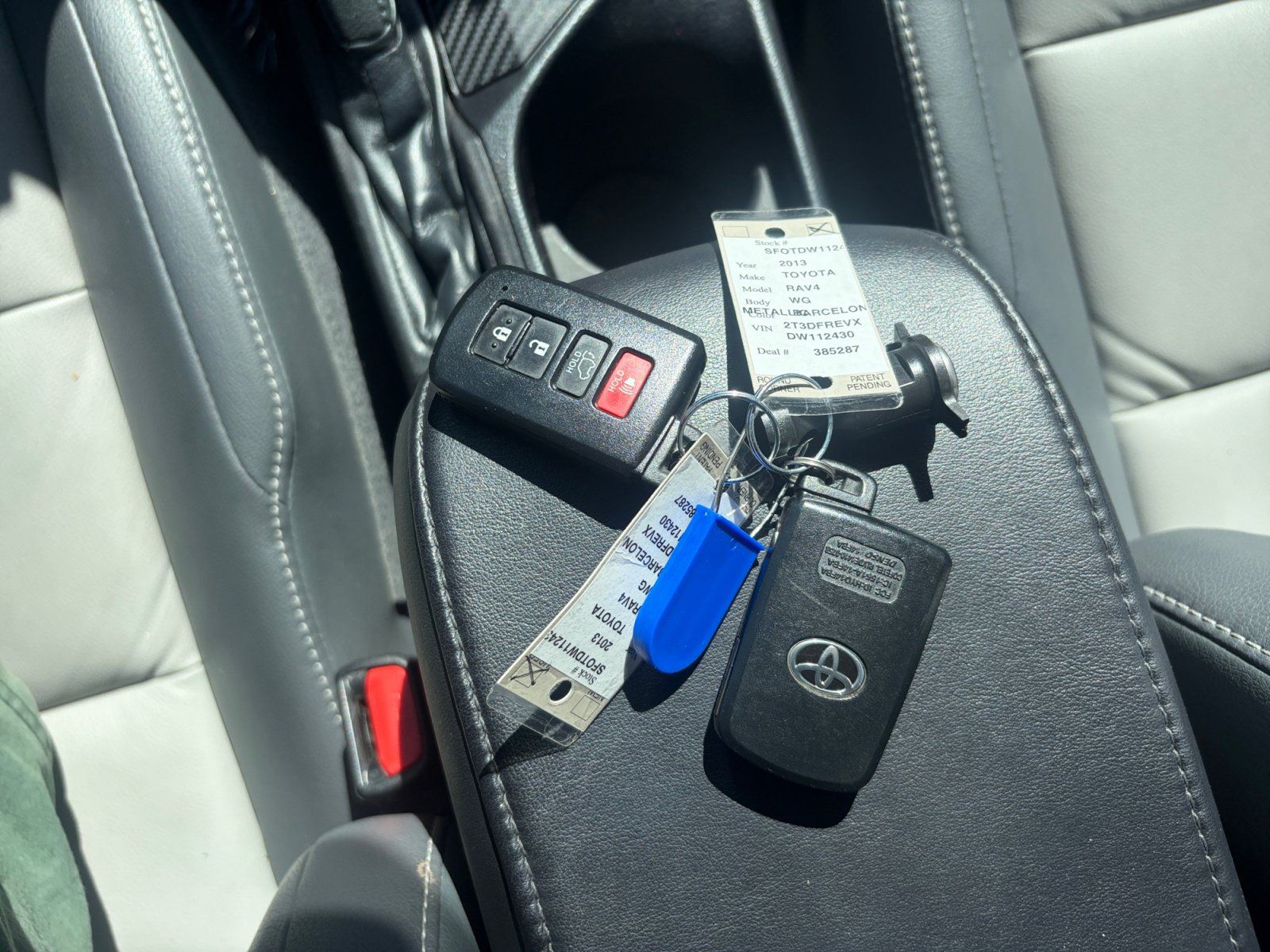 Used 2013 Toyota RAV4 Limited AWD/4WD image 9