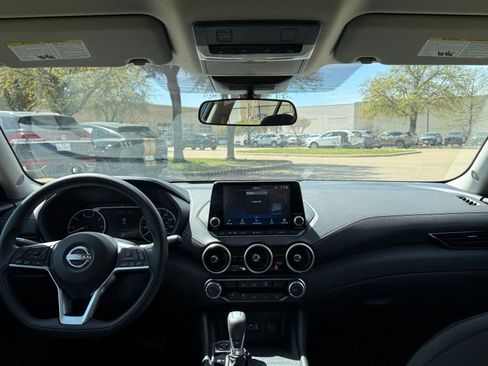 Used 2025 Nissan Sentra SV image 33