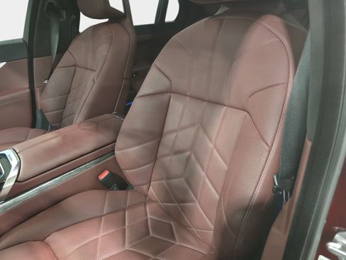 Certified 2023 BMW 740i RWD image 23