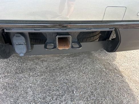 Used 2023 Chevrolet Suburban Z71 w/ Luxury Package image 31