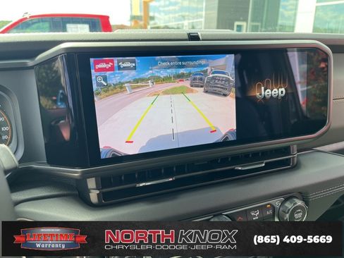 New 2025 Jeep Gladiator Mojave image 10