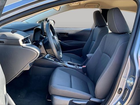 Used 2025 Toyota Corolla LE FWD image 8