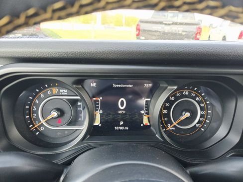 Used 2024 Jeep Gladiator Sport AWD/4WD image 26