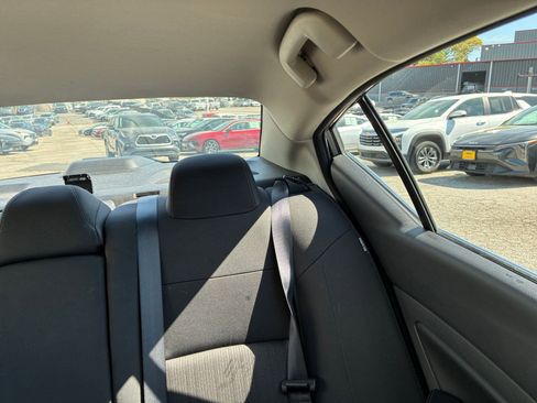 Used 2025 Nissan Altima 2.5 SV image 37