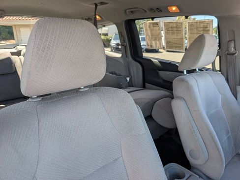 Used 2016 Honda Odyssey EX image 3