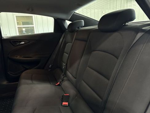 Used 2017 Chevrolet Malibu LT FWD image 25