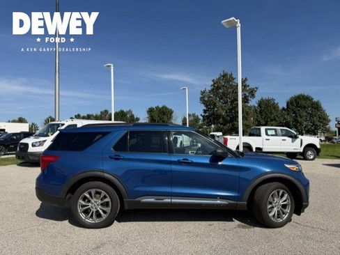 Used 2020 Ford Explorer XLT w/ Equipment Group 202A AWD/4WD image 9