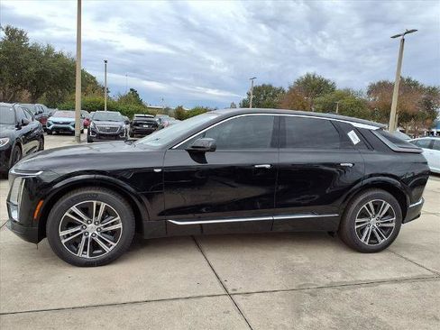 New 2026 Cadillac Lyriq Luxury RWD image 2