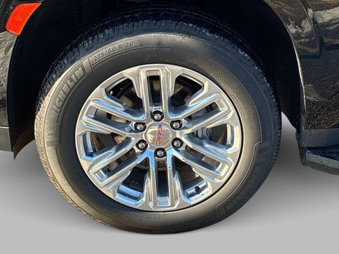 Used 2022 GMC Yukon SLT w/ SLT Premium Package image 21