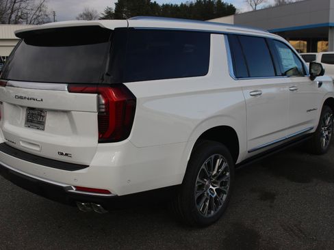 New 2026 GMC Yukon XL Denali image 7