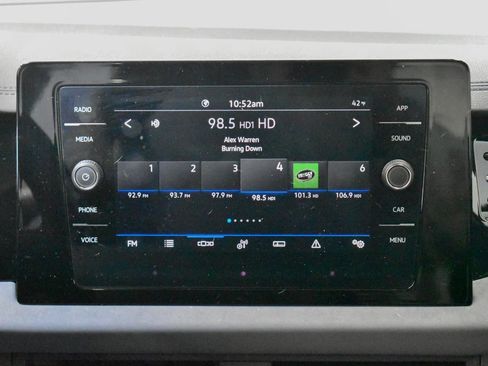 Used 2025 Volkswagen Jetta SE image 15