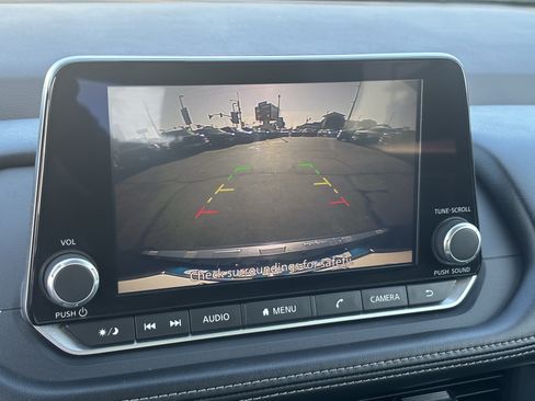 Used 2023 Nissan Rogue SV FWD image 19