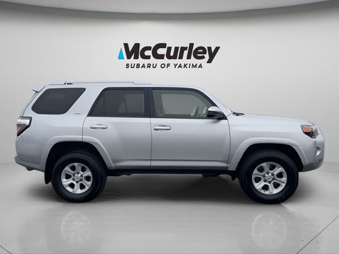 Used 2016 Toyota 4Runner SR5 image 11