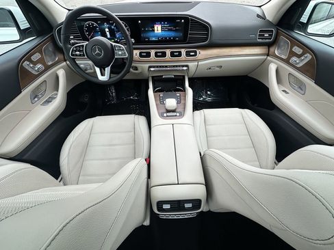 Used 2022 Mercedes-Benz GLS 450 4MATIC image 28