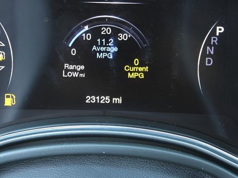 Used 2021 Jeep Grand Cherokee Limited image 12