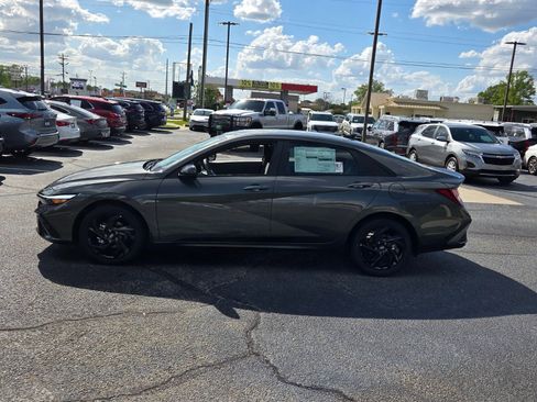 New 2026 Hyundai Elantra Sport FWD image 4