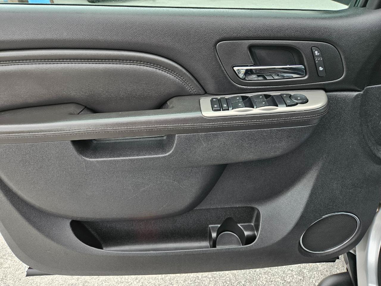 Used 2013 Chevrolet Avalanche LT AWD/4WD image 12