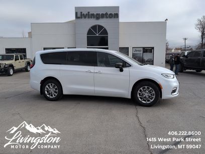 New 2026 Chrysler Pacifica Limited