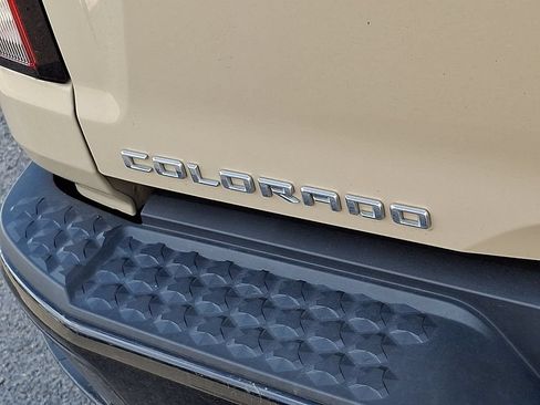 Used 2023 Chevrolet Colorado Z71 w/ Z71 Convenience Package 2 AWD/4WD image 29