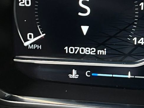 Used 2022 GMC Yukon XL SLE w/ Gmc Pro Safety Plus Package image 22