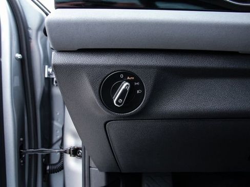 New 2026 Volkswagen Jetta SE image 16