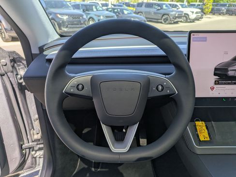 Used 2026 Tesla Model Y AWD image 17