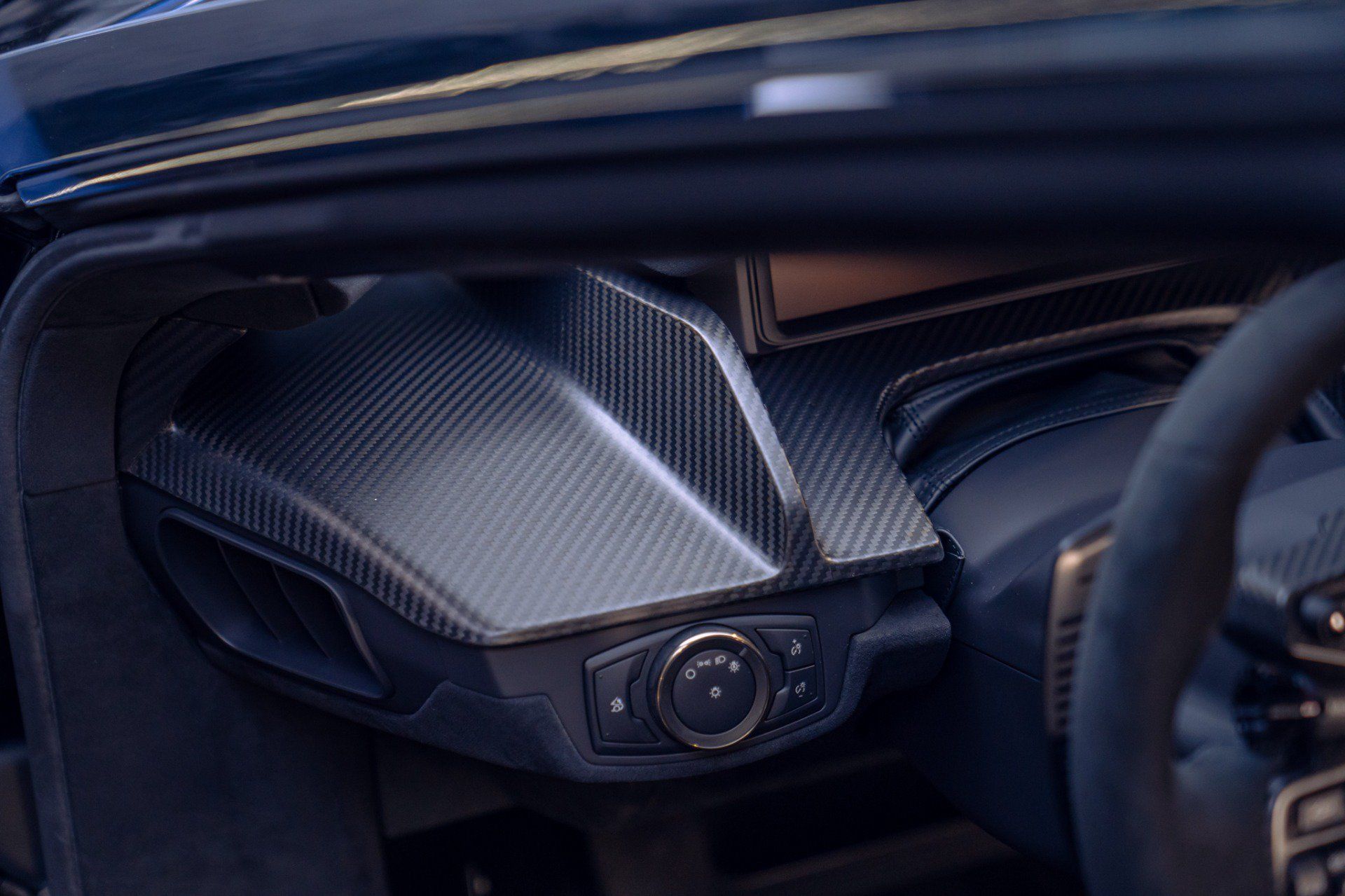 Used 2021 Ford GT RWD image 38