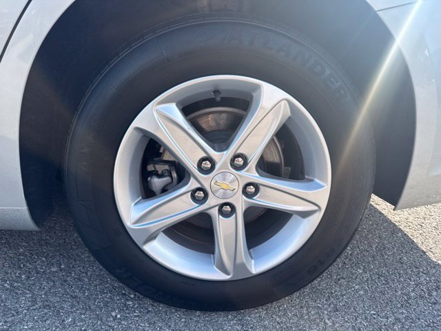 Used 2022 Chevrolet Malibu LT FWD image 13
