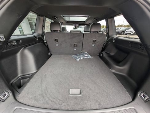 New 2025 Jeep Grand Cherokee Limited w/ Black Appearance Package image 11