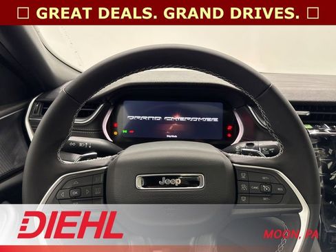 New 2025 Jeep Grand Cherokee Laredo X AWD/4WD image 23