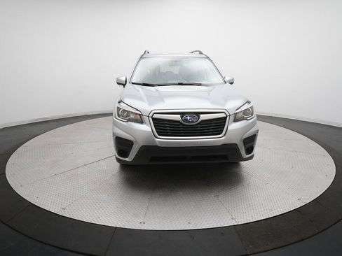 Used 2020 Subaru Forester Premium image 11