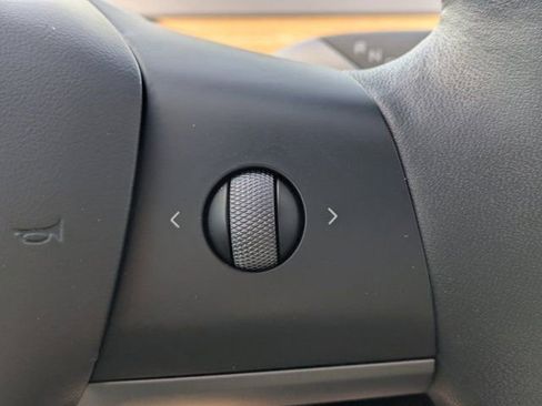 Used 2023 Tesla Model 3 Standard Range image 20