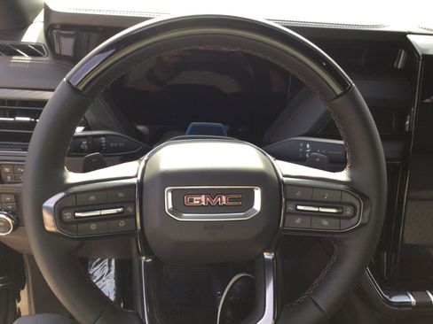 New 2026 GMC Yukon AT4 AWD/4WD image 12