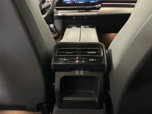 Certified 2024 BMW 530i 530i w/ M Sport Package image 28